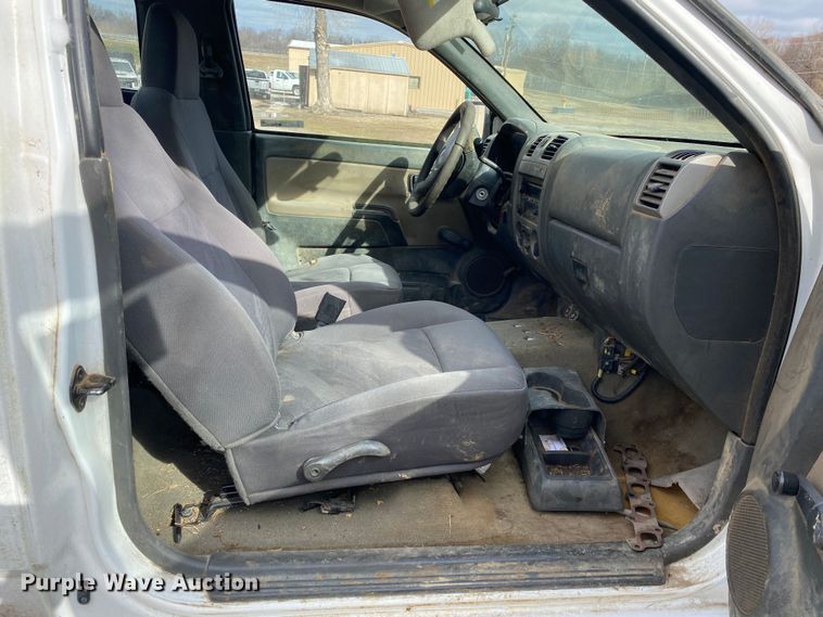 image for item KV9712 2004 GMC Canyon  pickup truck