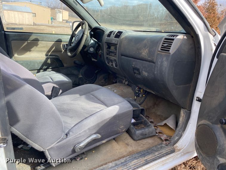 image for item KV9712 2004 GMC Canyon  pickup truck