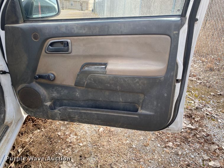 image for item KV9712 2004 GMC Canyon  pickup truck