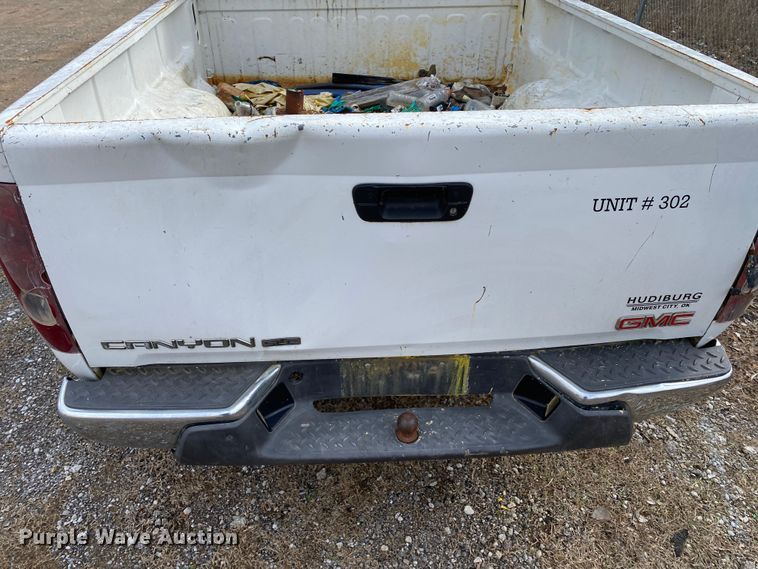 image for item KV9712 2004 GMC Canyon  pickup truck