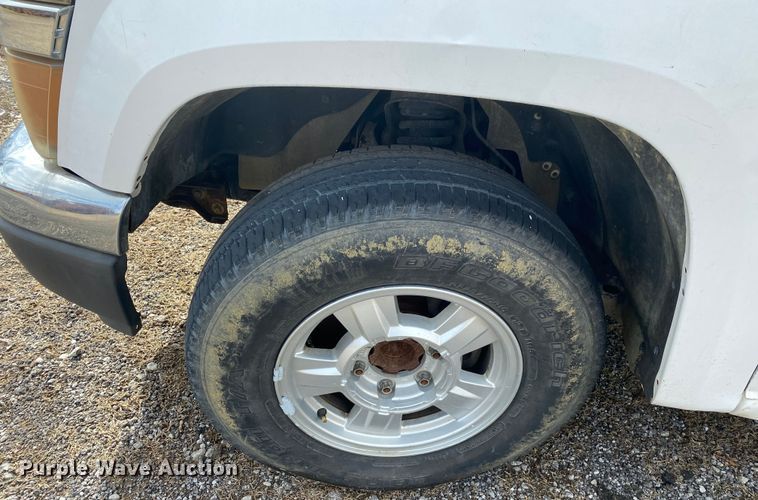 image for item KV9712 2004 GMC Canyon  pickup truck