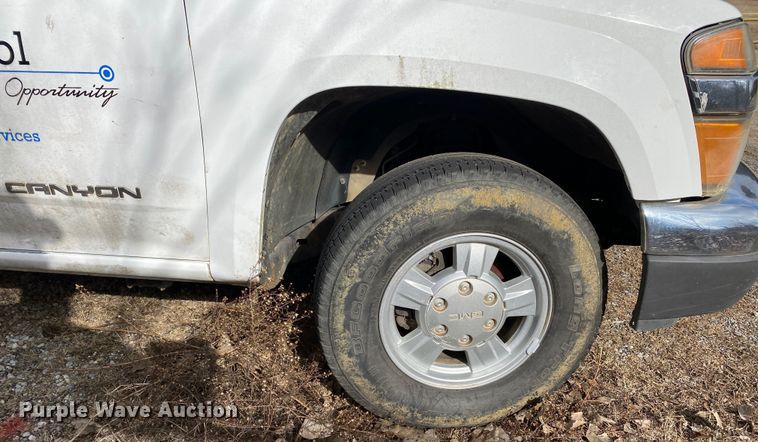 image for item KV9712 2004 GMC Canyon  pickup truck