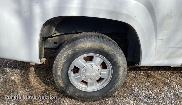 image for item KV9712 2004 GMC Canyon  pickup truck