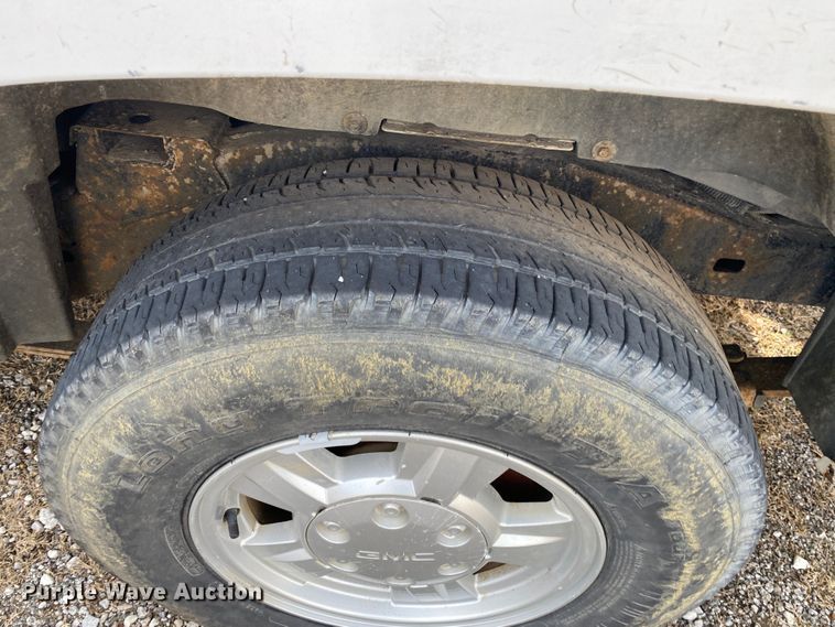 image for item KV9712 2004 GMC Canyon  pickup truck