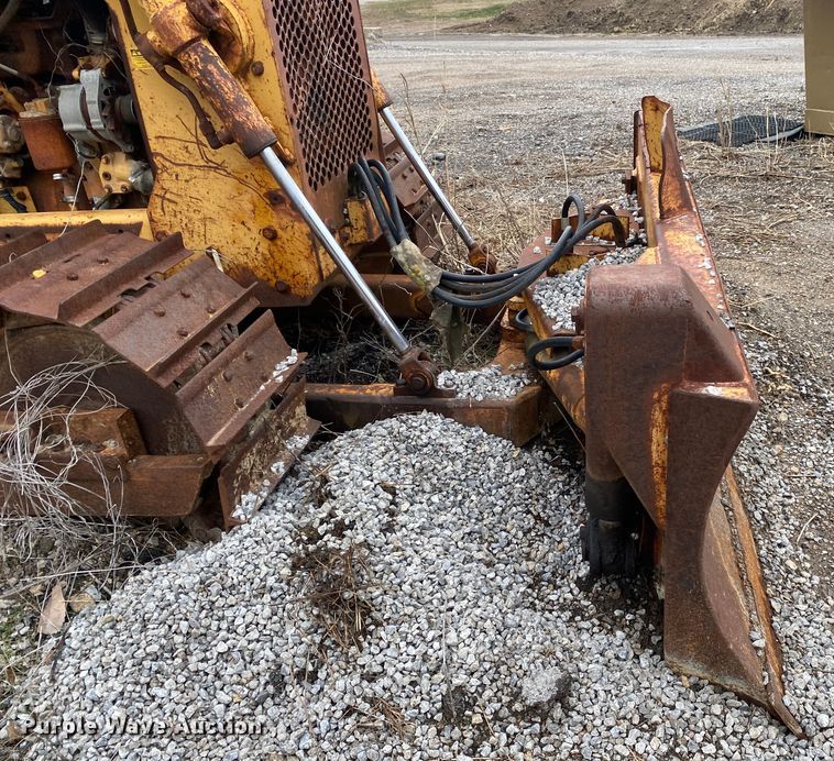 image for item KV9719 1986 Case 450C  dozer