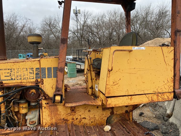 image for item KV9719 1986 Case 450C  dozer