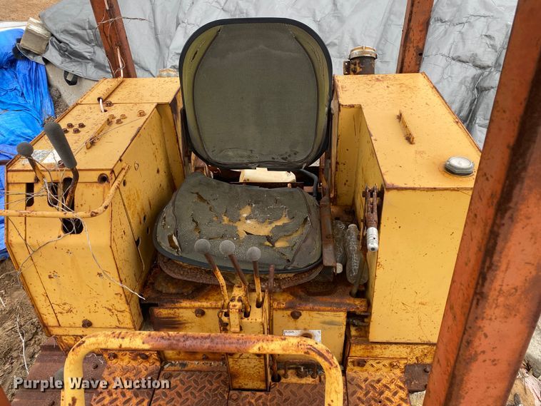 image for item KV9719 1986 Case 450C  dozer