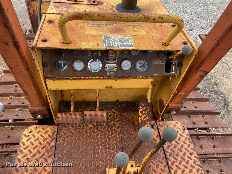 image for item KV9719 1986 Case 450C  dozer