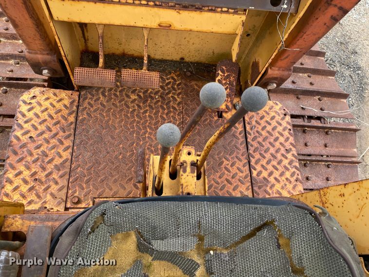 image for item KV9719 1986 Case 450C  dozer