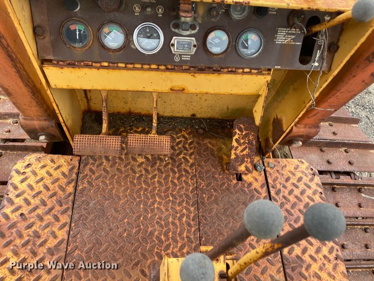 image for item KV9719 1986 Case 450C  dozer