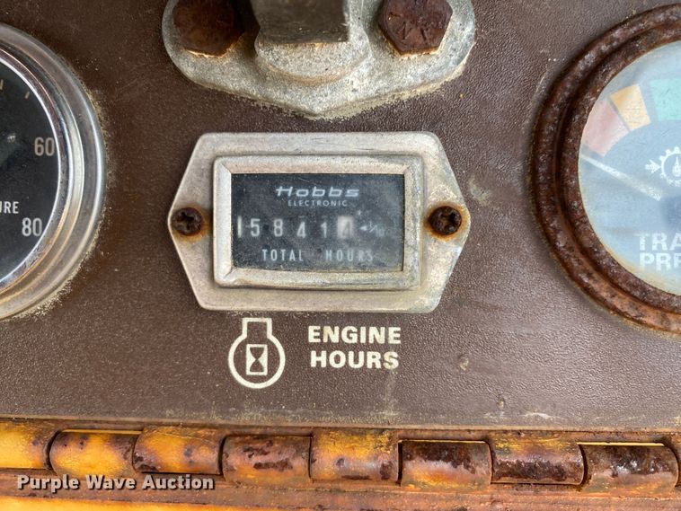 image for item KV9719 1986 Case 450C  dozer