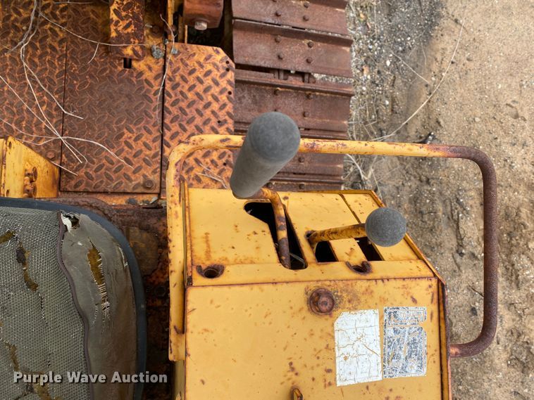 image for item KV9719 1986 Case 450C  dozer