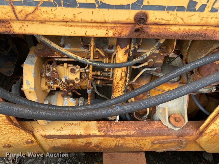 image for item KV9719 1986 Case 450C  dozer