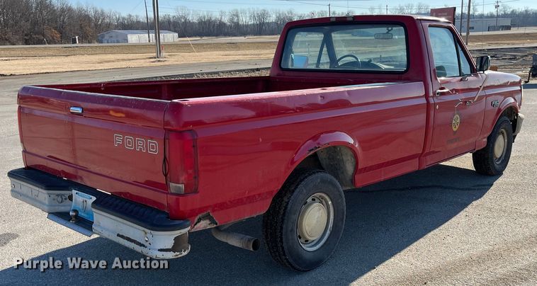 image for item LA9785 1995 Ford F150 XL  pickup truck