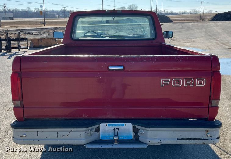 image for item LA9785 1995 Ford F150 XL  pickup truck