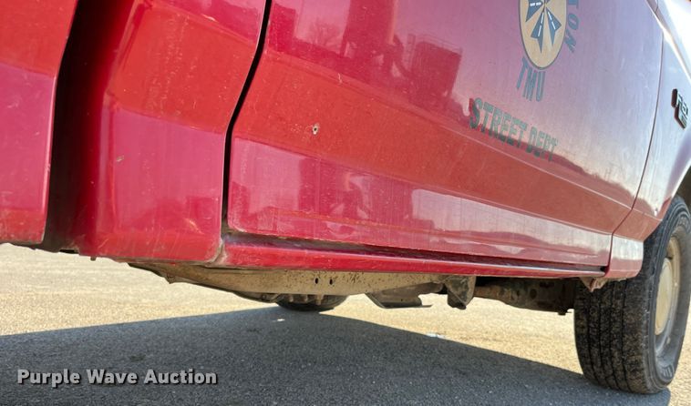 image for item LA9785 1995 Ford F150 XL  pickup truck