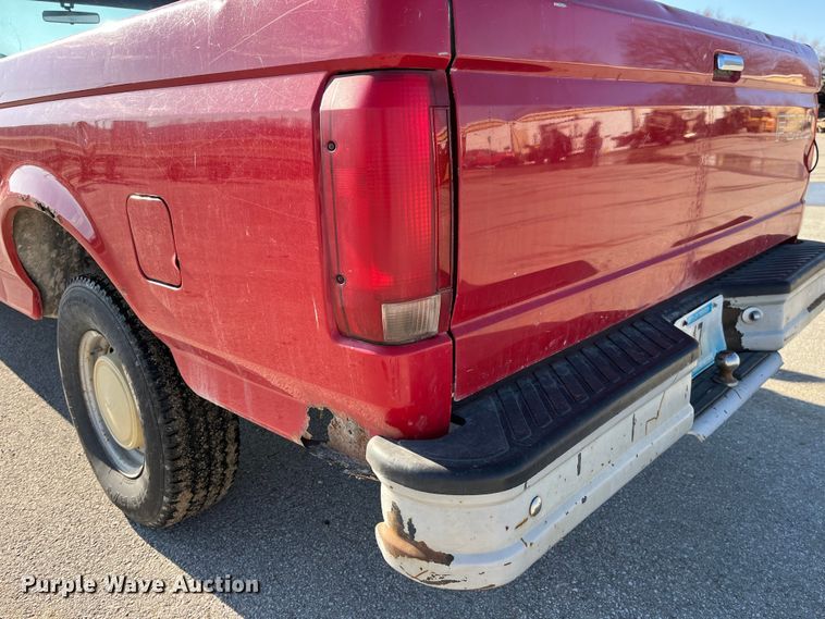 image for item LA9785 1995 Ford F150 XL  pickup truck