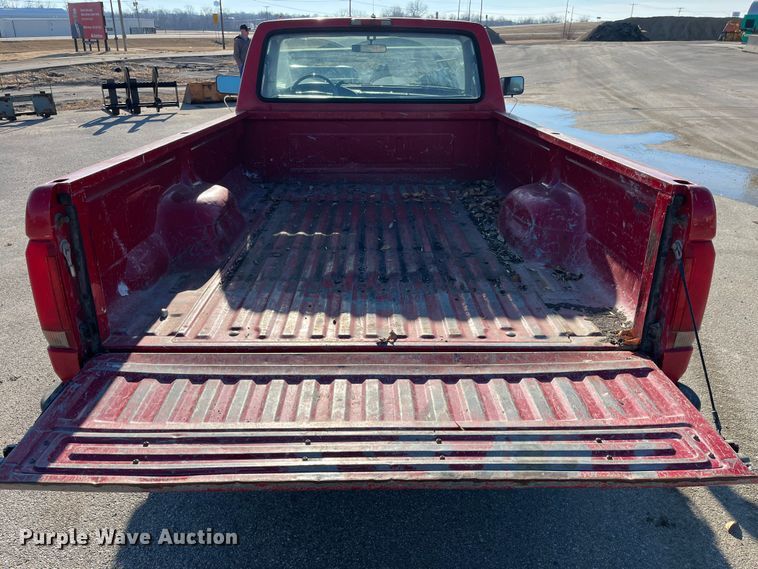 image for item LA9785 1995 Ford F150 XL  pickup truck