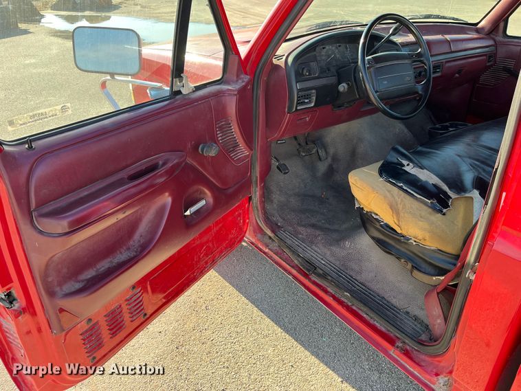 image for item LA9785 1995 Ford F150 XL  pickup truck