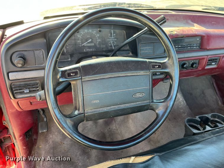 image for item LA9785 1995 Ford F150 XL  pickup truck