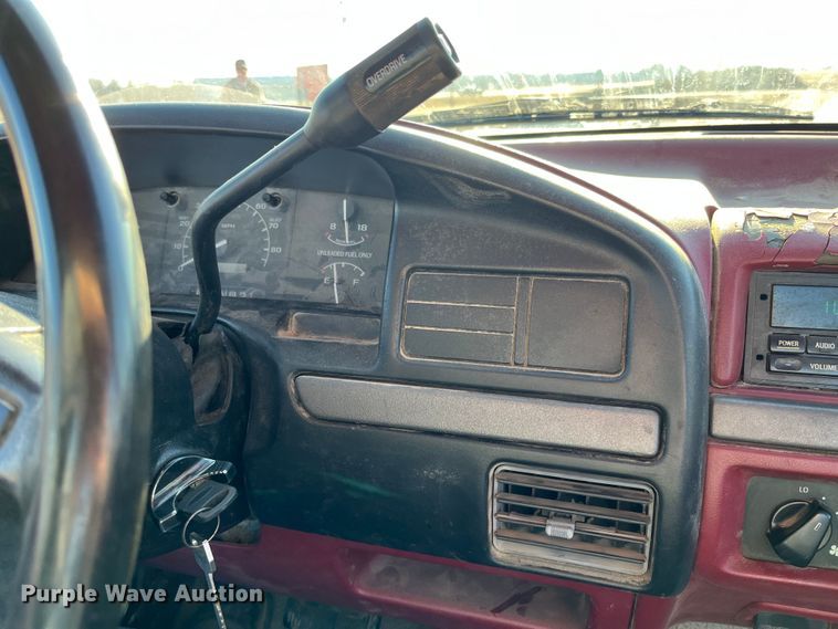 image for item LA9785 1995 Ford F150 XL  pickup truck