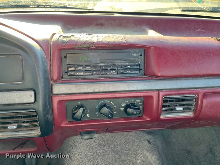 image for item LA9785 1995 Ford F150 XL  pickup truck