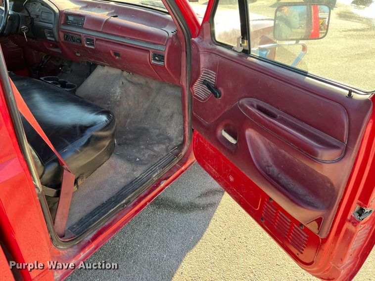 image for item LA9785 1995 Ford F150 XL  pickup truck