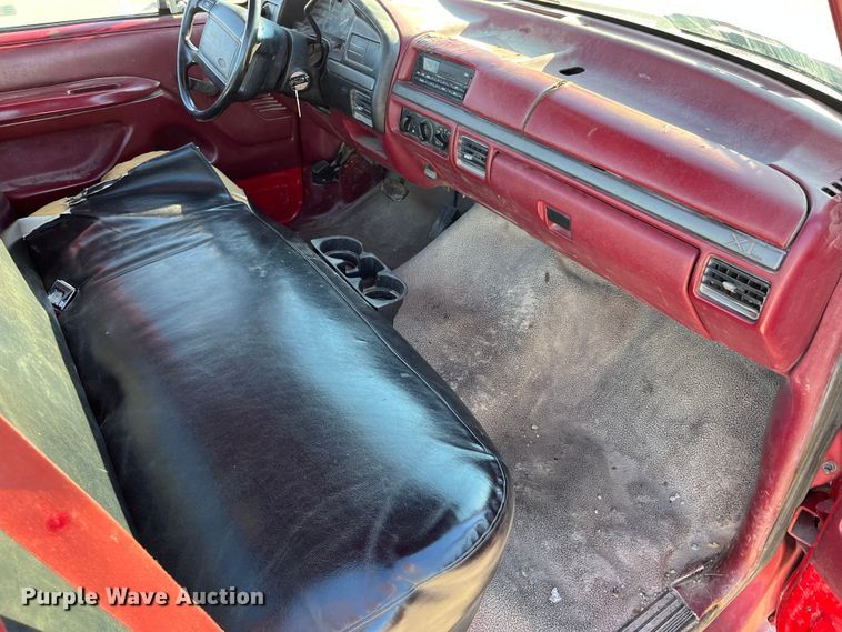 image for item LA9785 1995 Ford F150 XL  pickup truck