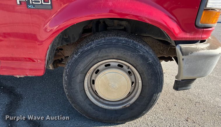 image for item LA9785 1995 Ford F150 XL  pickup truck