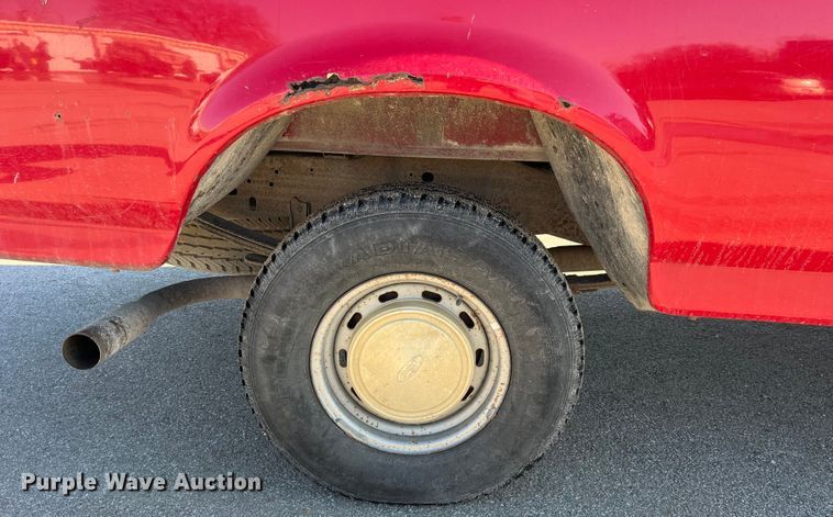 image for item LA9785 1995 Ford F150 XL  pickup truck