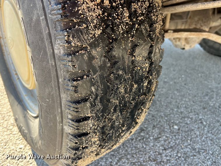 image for item LA9785 1995 Ford F150 XL  pickup truck