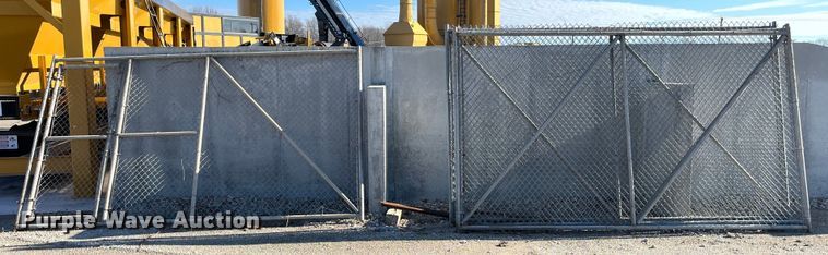 image for item LA9788 (4) chain link fence sections