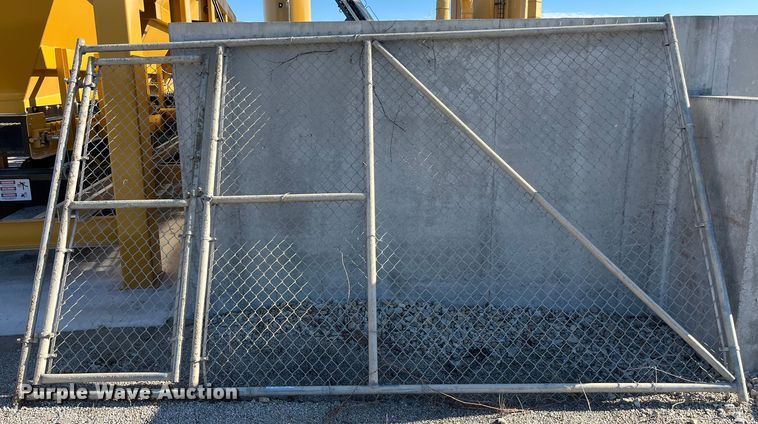 image for item LA9788 (4) chain link fence sections