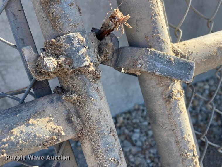 image for item LA9788 (4) chain link fence sections