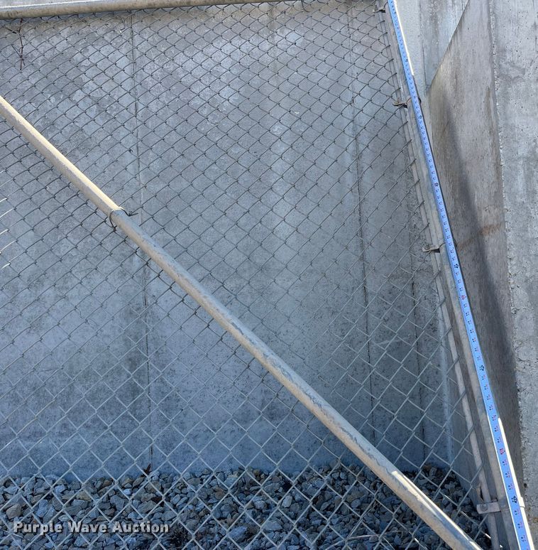 image for item LA9788 (4) chain link fence sections