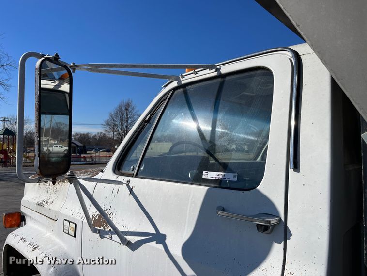 image for item LA9789 1985 Chevrolet C70  dump truck