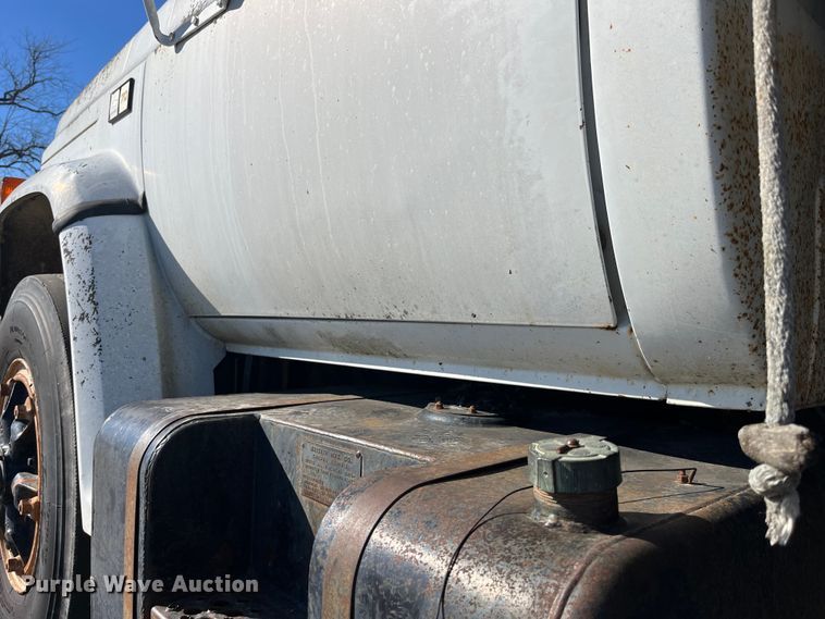 image for item LA9789 1985 Chevrolet C70  dump truck