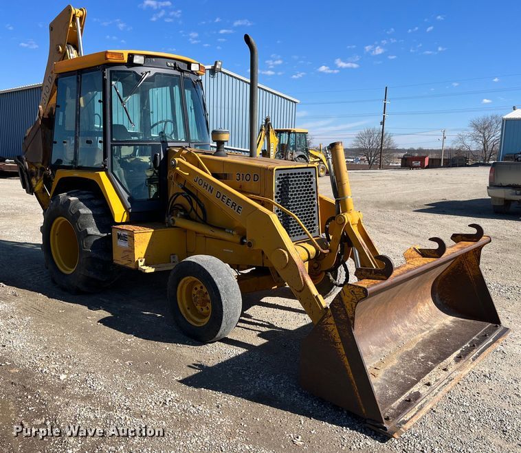 image for item LA9791 1992 John Deere 310D  backhoe