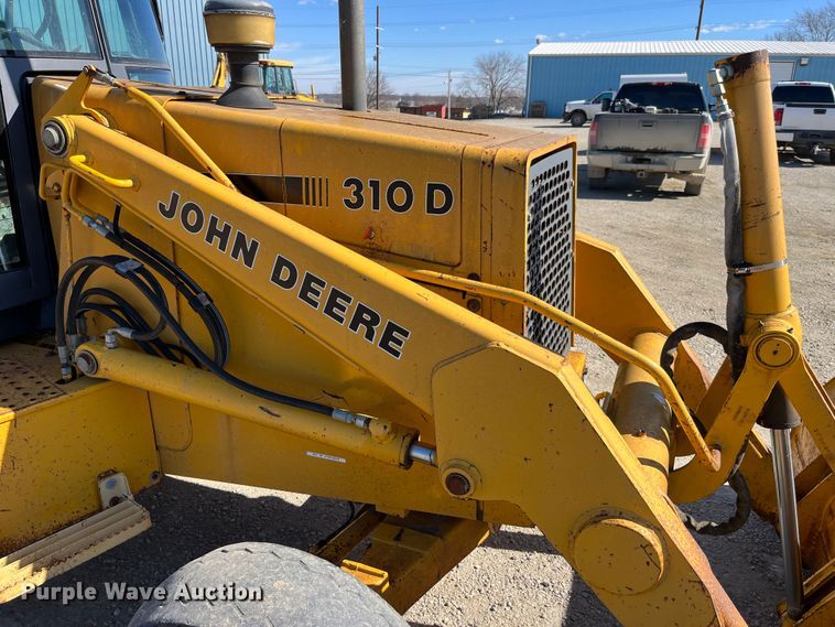 image for item LA9791 1992 John Deere 310D  backhoe