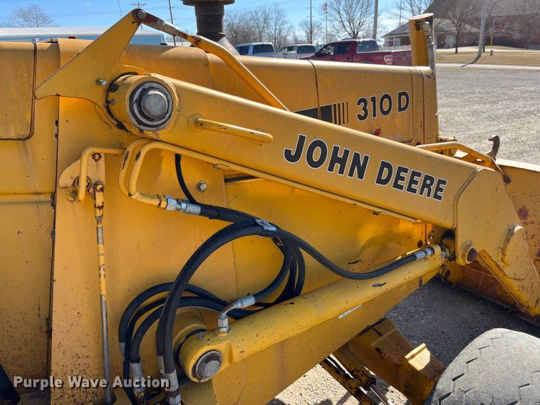image for item LA9791 1992 John Deere 310D  backhoe