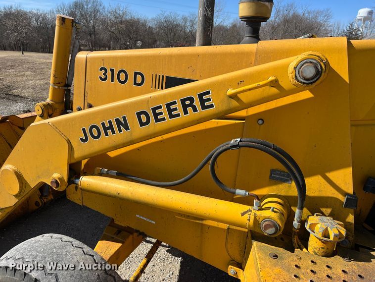 image for item LA9791 1992 John Deere 310D  backhoe