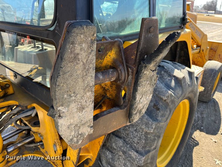image for item LA9791 1992 John Deere 310D  backhoe