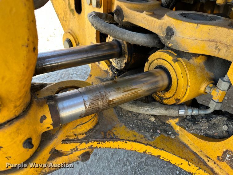 image for item LA9791 1992 John Deere 310D  backhoe