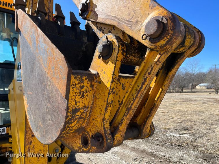 image for item LA9791 1992 John Deere 310D  backhoe