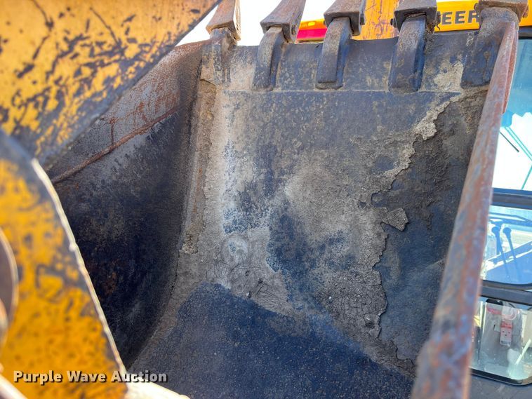 image for item LA9791 1992 John Deere 310D  backhoe