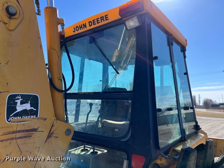 image for item LA9791 1992 John Deere 310D  backhoe