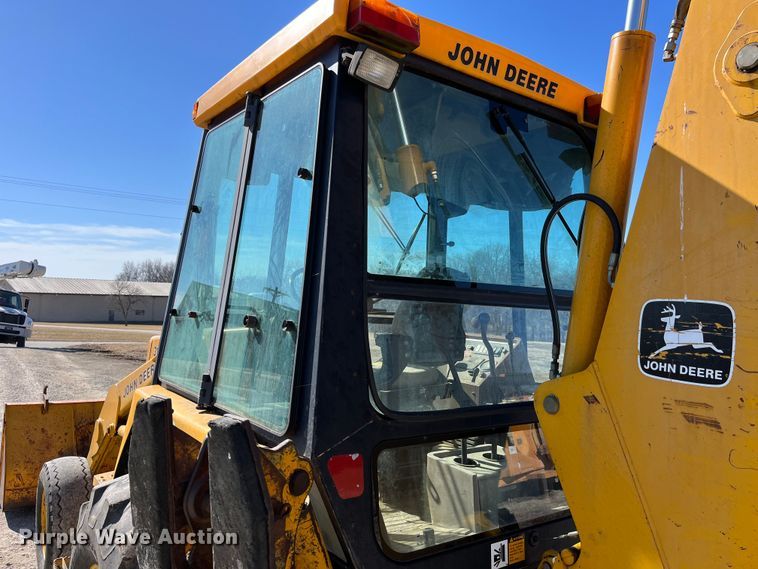 image for item LA9791 1992 John Deere 310D  backhoe