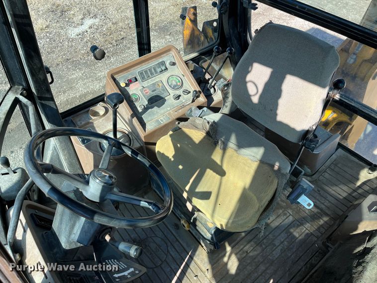 image for item LA9791 1992 John Deere 310D  backhoe