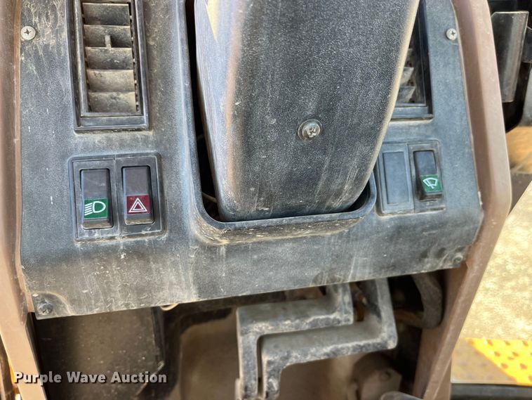 image for item LA9791 1992 John Deere 310D  backhoe