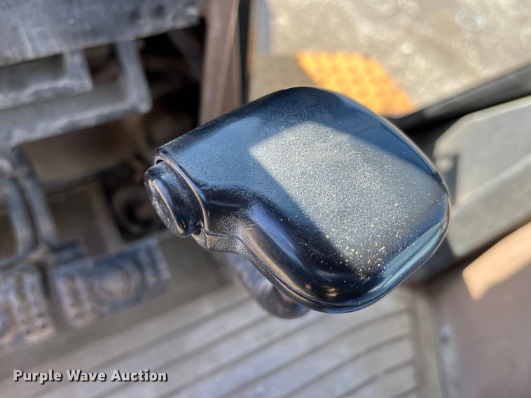 image for item LA9791 1992 John Deere 310D  backhoe